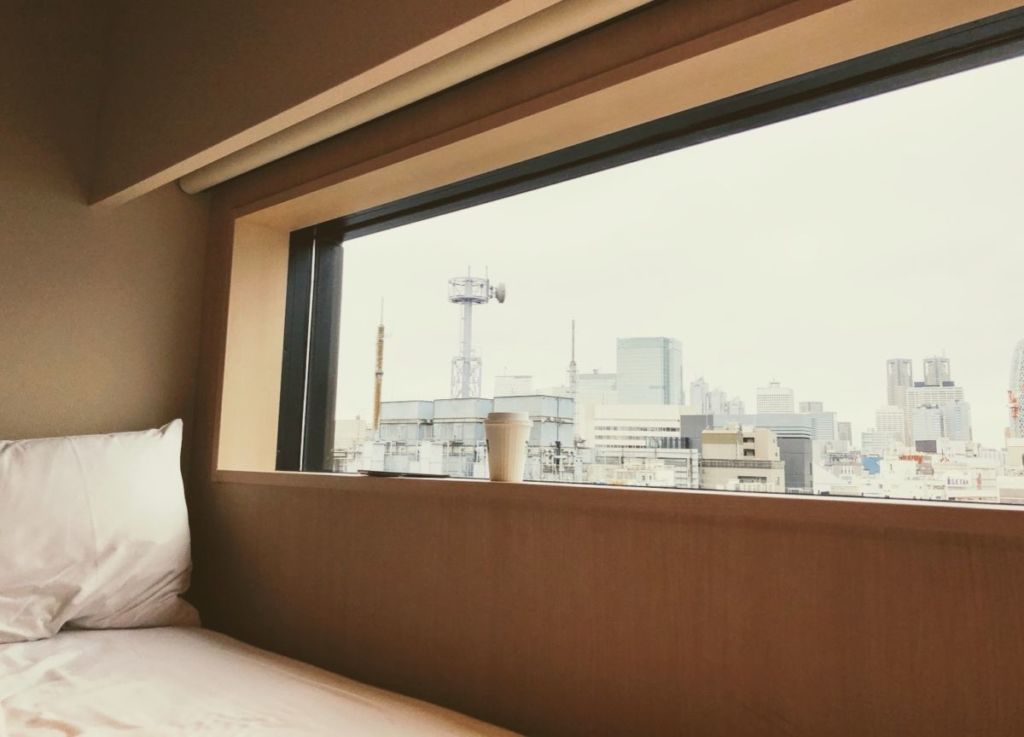 ベットサイド / 由縁 新宿 温泉旅館